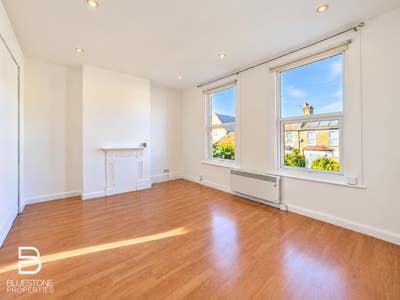Large Studio Apartment - Streatham Common SW16 Main Photo