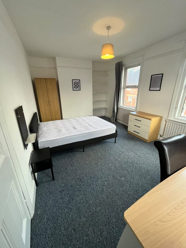 Huge Spacious Rooms –  Near RD&E & City Centre Main Photo