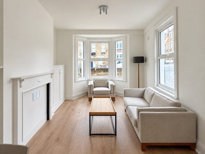 2 Bed Flat in Battersea / Clapham Junction (SW11) Main Photo