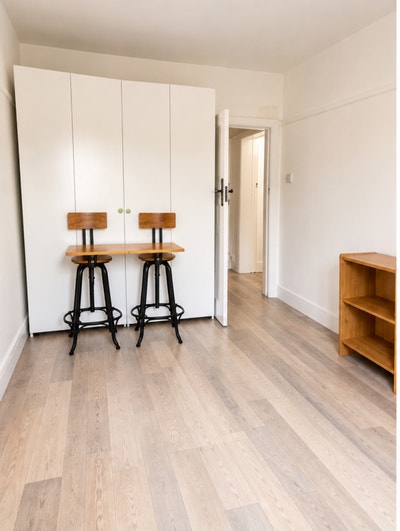 Lovely room in Kingston Main Photo