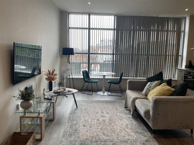 Luxury City Centre Flat with Stunning View Main Photo