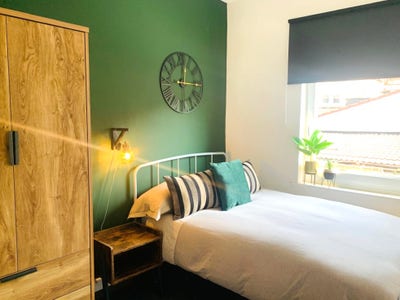 Modern Six-Bedroom House Share | All Bills Main Photo