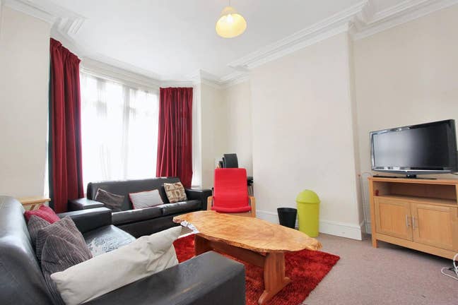 🏡✨Newly Refurbished Student House – Exeter Main Photo