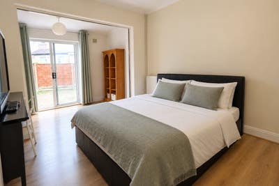 🏡 Double Room with Access to the Garden!! Main Photo