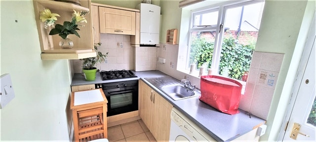  Brockenhurst Avenue, Worcester Park, KT4 Main Photo