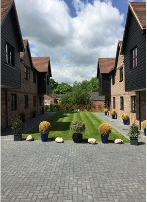 Purpose built room let with en suite town centre  Main Photo