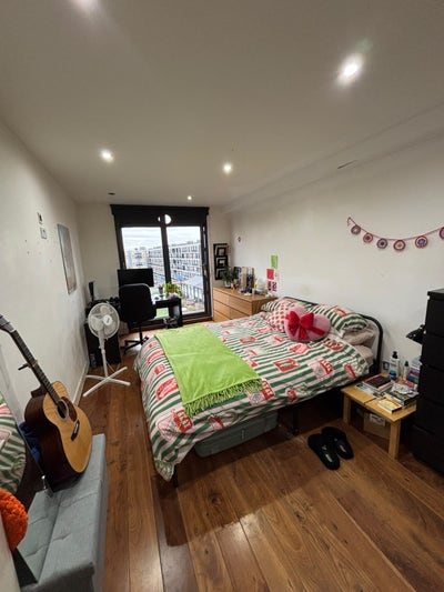 Ensuite room in canalside flat, De Beauvoir Main Photo