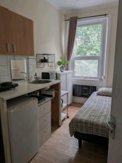 *Ensuite Room " Main Photo