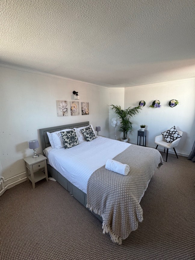 Stunning 3 Bedrooms Flat Available 🔥 Main Photo