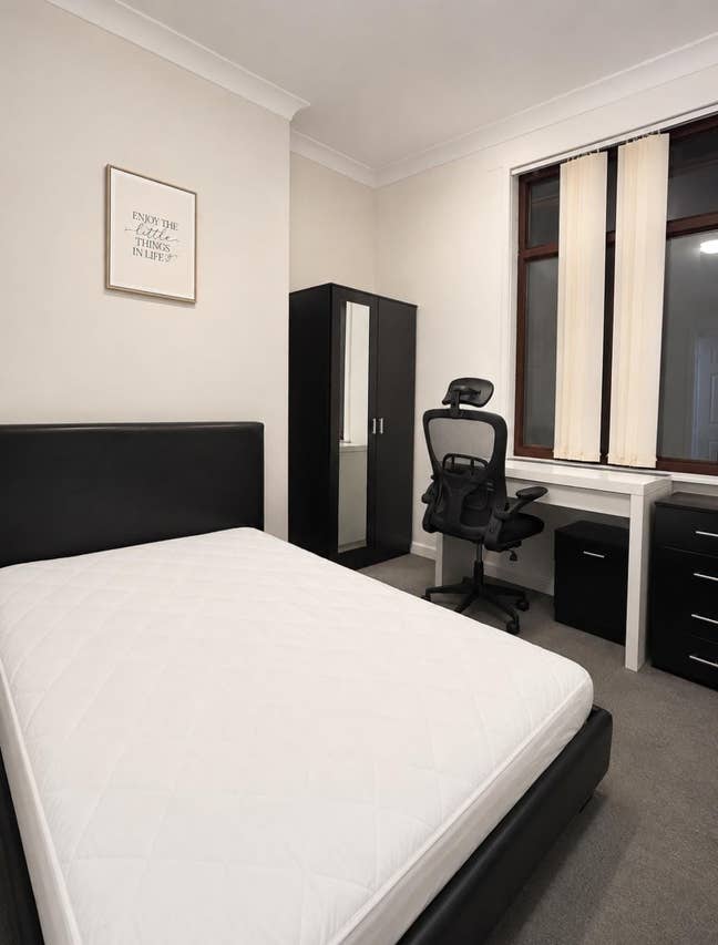 New En-Suite Doubles, All Bills Included, WiganWN1 Main Photo