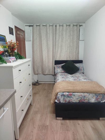 Studio Room For Single Person Main Photo
