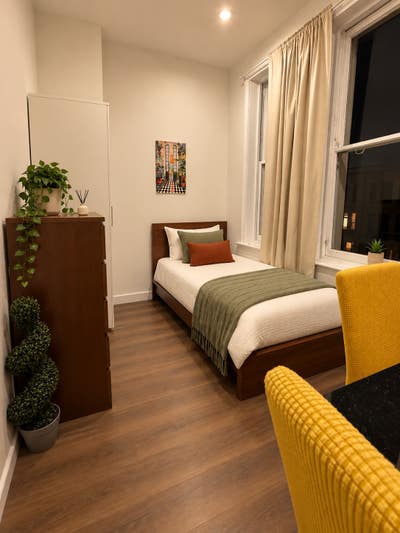 4 Beautiful Bedrooms Available | Fully Refurbished Main Photo