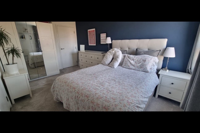 En-suite, double bedroom in 2-bed City Centre flat Main Photo