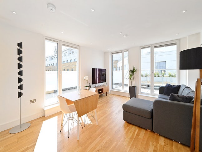 1-Bed penthouse flat near Canary Wharf. Furnished Main Photo