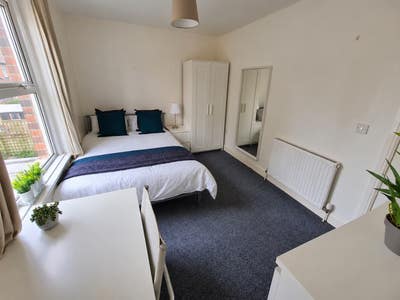 Big Double Room Southampton Centre - SO15 2FT Main Photo