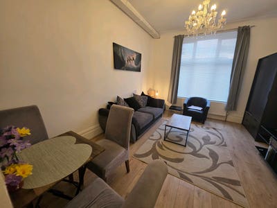 1 bedroom flat bills included  Main Photo