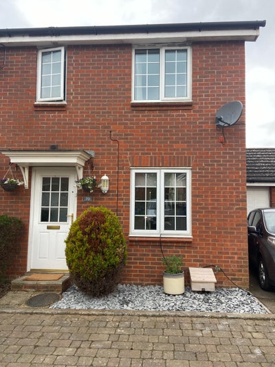 Furnished 2 double bedroom house - temp let  Main Photo