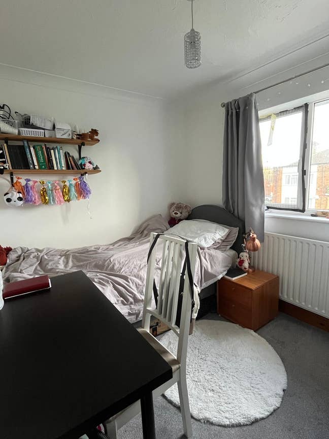 Large Single Room in Guildford house-share Main Photo