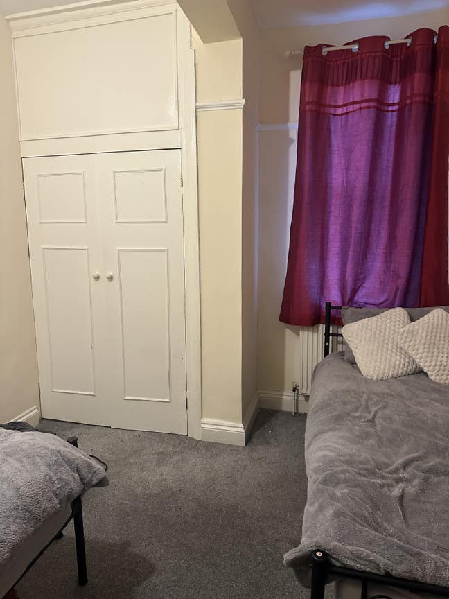 Lovely peaceful room near Goodmayes station  Main Photo