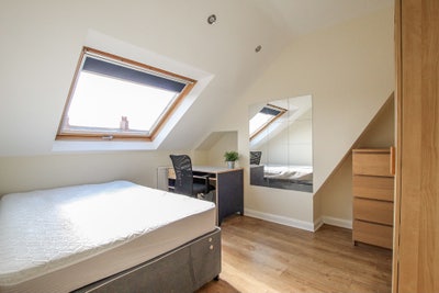 Student Room in Shared house until end May 2027 Main Photo