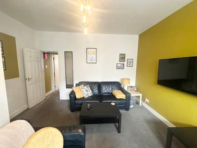 Ensuite Room Avail Dec in Heart of Burley LS4! Main Photo