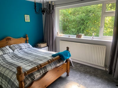 Spacious furnished double room / smart tv/ views  Main Photo