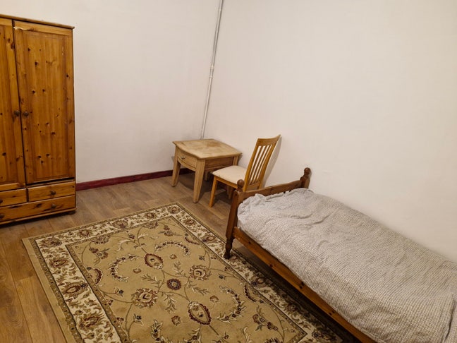 Short Term  Room Main Photo