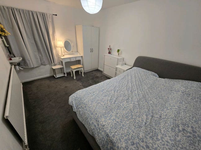 Room for rent females only Main Photo