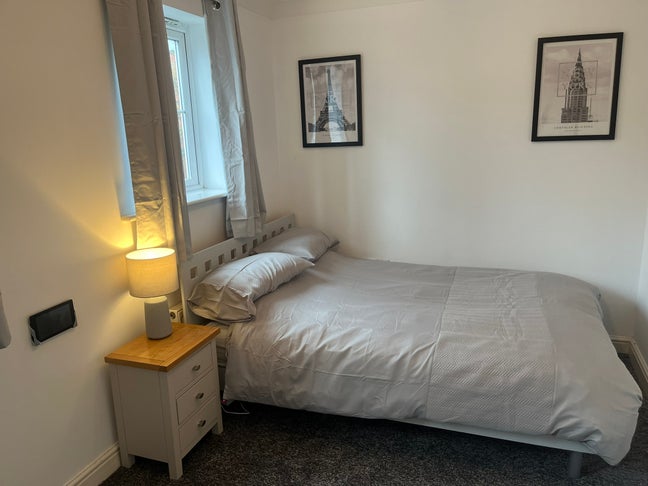Double Room in Town House in the centre of Burton Main Photo