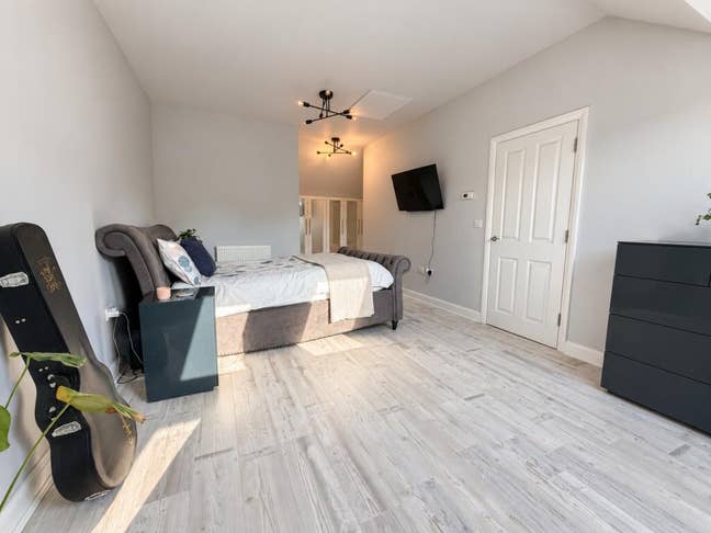 Master top floor room available. Main Photo