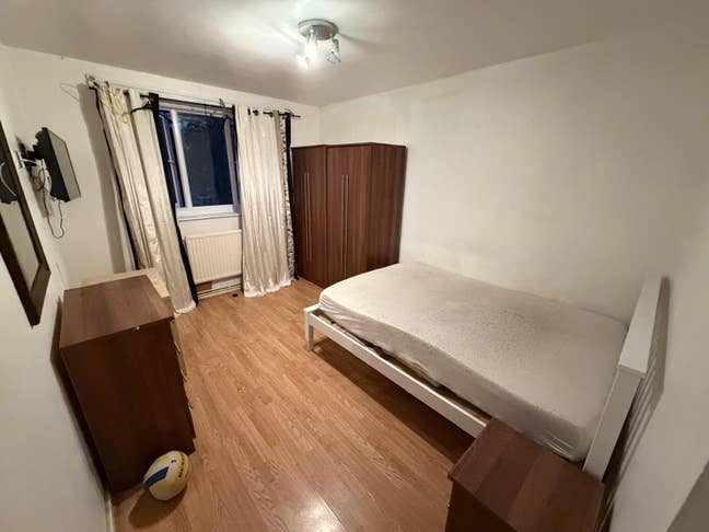 Big Double Room in Roehampton SW15(144) Main Photo