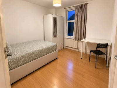 Room rent &pound;825pcm near willesden station  Main Photo
