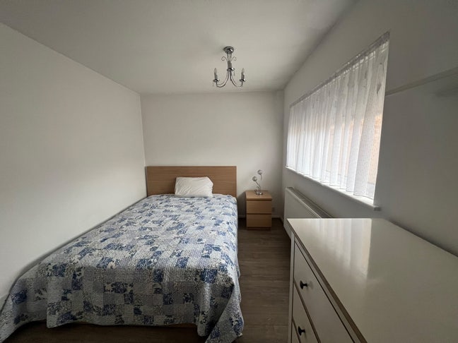 Lovely double room in Gadebridge - females only Main Photo