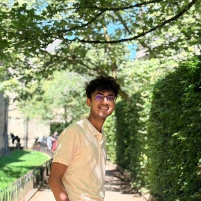 Easy-going professional looking to buddyup Main Photo