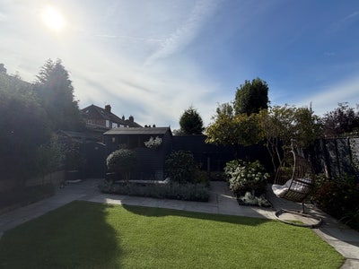 Two rooms in detached home with garden, Offerton Main Photo