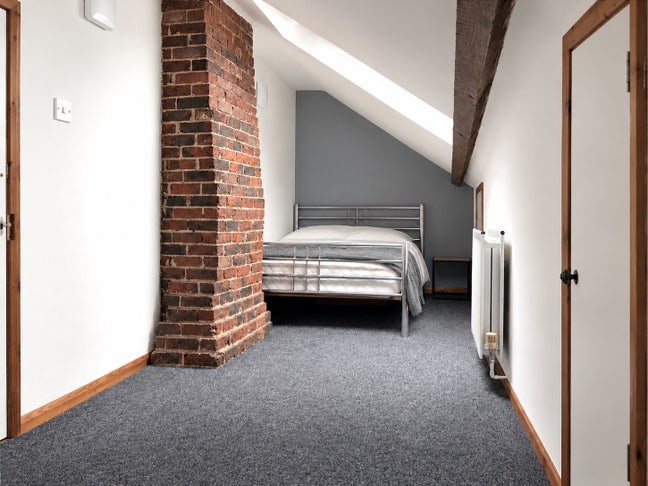 ⭐️ Doubles Rooms - One with 1 En-suite - Newport  Main Photo