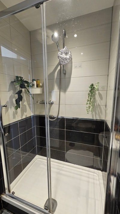 Beautiful room For short term Let  in Ealing  Main Photo