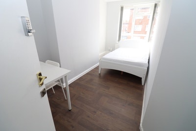 Central Line-2 Top Double Rooms in East Acton Main Photo