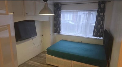 Double room and single  rent in Enfield Lock Main Photo