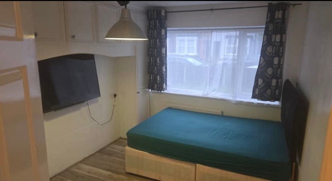 Double room and single  rent in Enfield Lock Main Photo
