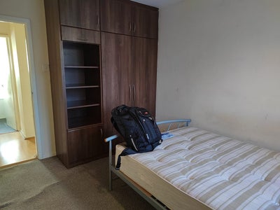 Double bed-room available Main Photo
