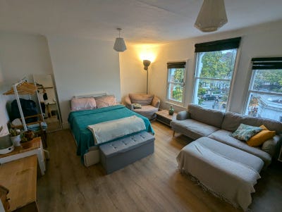 Huge, bright double room in creative 30s flatshare Main Photo