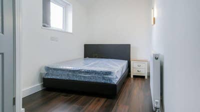 Studio flat at Burnbank Gardens  Main Photo