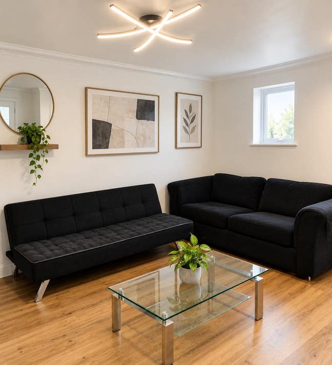 Spacious 2-Bed Flat | Balcony & Parking Main Photo