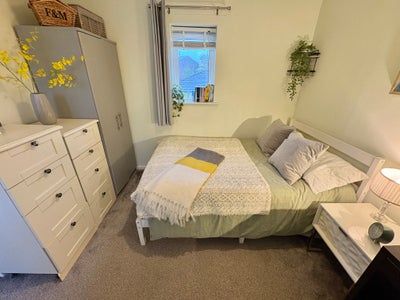 Fab Room in Lovely Home. Easy Access to Kemptown Main Photo