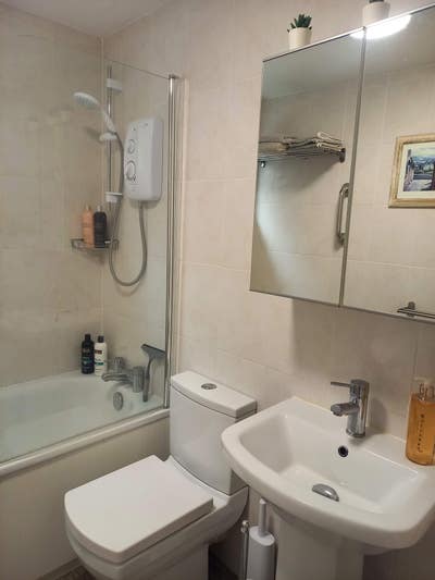 Large double room  Main Photo