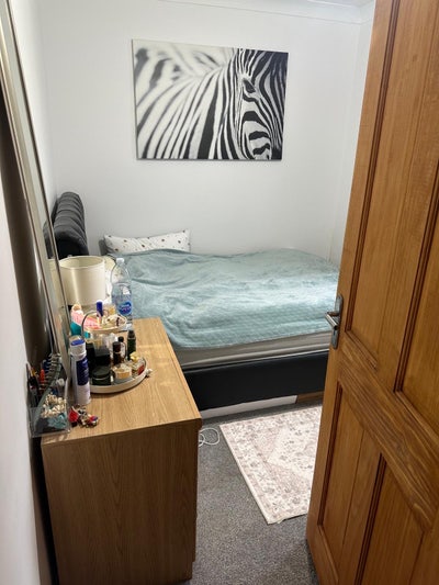 Single room in friendly house  Main Photo