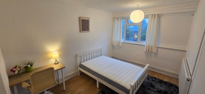 Double Room in Clean Flat - Female Preferred  Main Photo