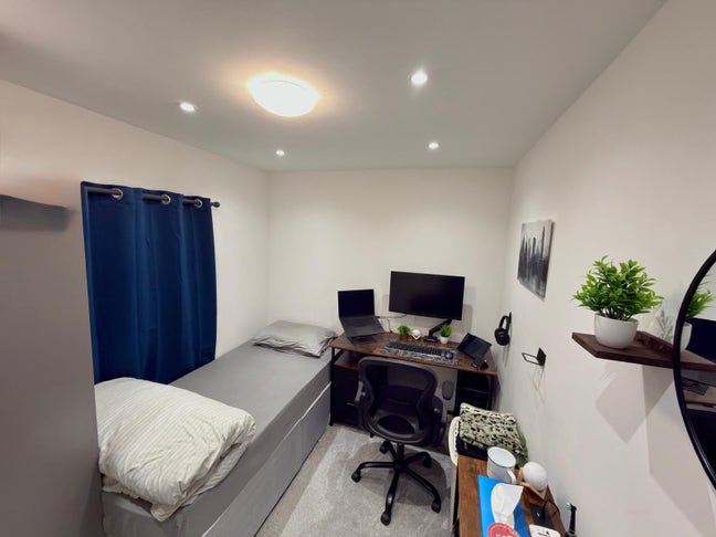 Brand New Property One Large Single Room Available Main Photo