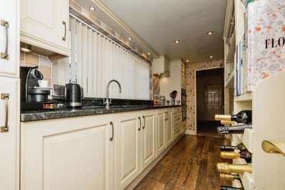 Calm & Quiet Home – Ideal Room for a Shift Worker Main Photo